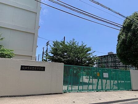 ○豊津中学校まで徒歩10分