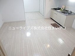 京阪本線 寝屋川市駅 徒歩23分の賃貸アパート 2階1LDKのリビング/ダイニング