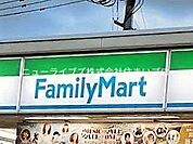 ファミリーマート 寝屋川石津南町店 572m