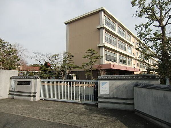 画像27:浜松市立中部中学校 889m