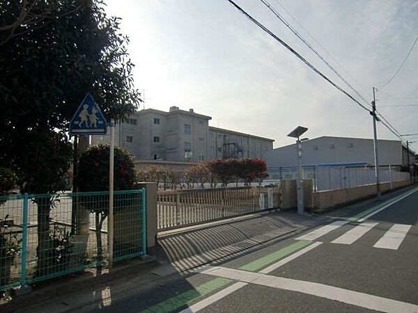 画像24:浜松市立相生小学校 635m