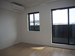 ラクーン守山 3階1LDKのリビング/ダイニング