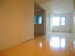 都営大江戸線 東新宿駅 徒歩10分の賃貸マンション 4階1LDKのリビング/ダイニング