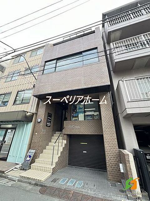 4 / 8