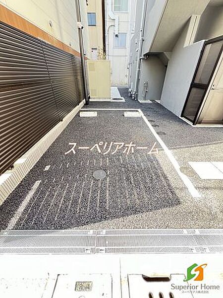 画像13:駐車場