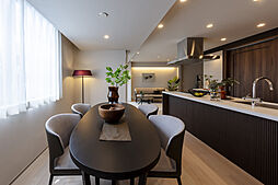 ザ・アッパーレジデンス・アット・南青山 2LDKのリビング/ダイニング