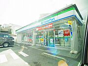 ファミリーマート 足立青井店（92m）