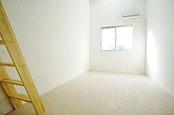 MINA　NIJUKU 2階ワンルームのリビング/ダイニング