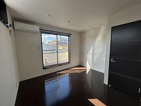 detached 東京都三鷹市新川６丁目

地図を見る