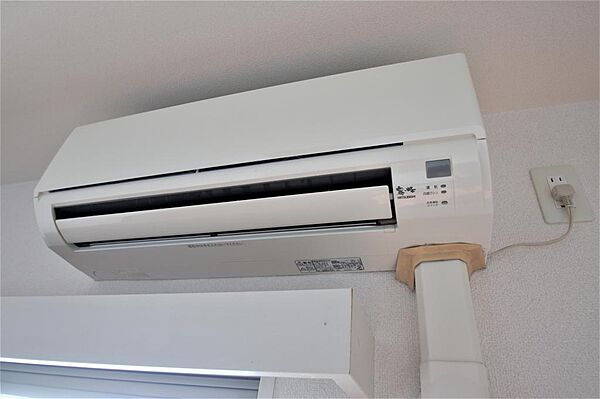 画像9:エアコンがあるので室内の温度調節も可能です。