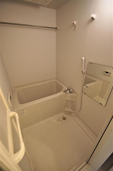画像14:浴室はうれしい追い焚き機能・浴室乾燥機能付。