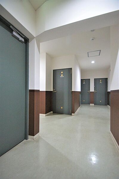 画像27:共用廊下は内廊下になっており、雨風の影響を受けません。