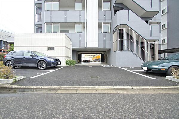 画像27:敷地内駐車場、空車状況要確認。