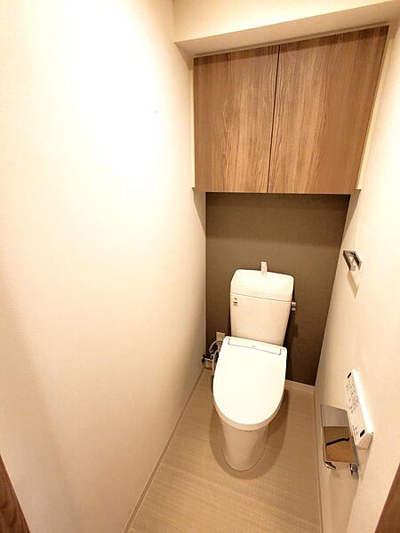 画像15:トイレは温水洗浄機能付きです。