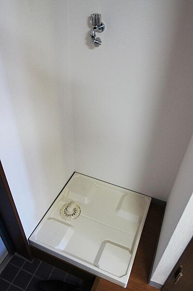 画像19:玄関側に洗濯防水パンがあります。