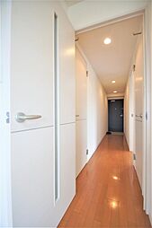 リビングから見た廊下・玄関