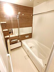 追い焚き機能付きのお風呂です。浴室乾燥、暖房、24時間換気機能付きです。