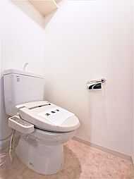 トイレは温水洗浄機能付きです。