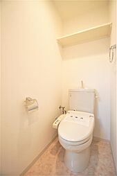 トイレは温水洗浄機能付きです。