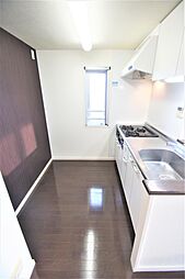 キッチン周り、調理スペースは広く快適にご利用いただけます。