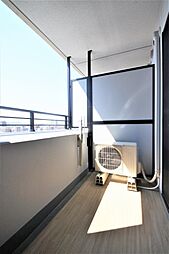 バルコニーは広く開放的です。