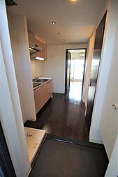 玄関側から見たお部屋です。