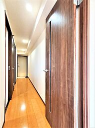 リビング〜玄関、廊下