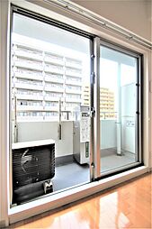 バルコニーは東向きで日当たり良好です。
