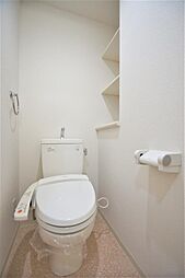 トイレは温水洗浄機能付きです。