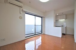 ＬＤＫ９．８帖、照明器具は備え付けです。