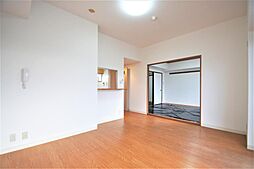 グリーンパーク小松島 9階2SLDKのリビング/ダイニング