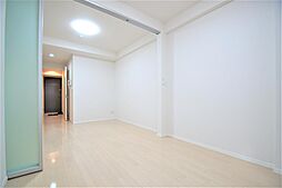 洋室４帖・ＤＫ７．１帖、白を基調とした清潔感あるお部屋です。