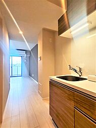 キッチン周り、調理スペースは広く快適にご利用いただけます。