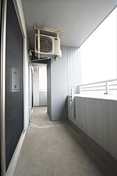 バルコニーは広く開放的です。