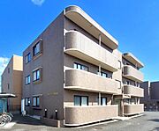 RC造3階建てマンション