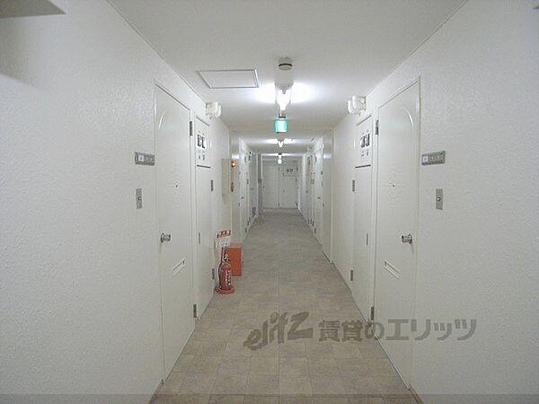 画像28:廊下