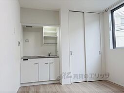 京阪本線 神宮丸太町駅 徒歩4分の賃貸アパート 2階ワンルームのリビング/ダイニング