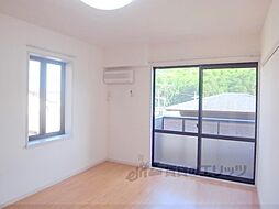 京都市営烏丸線 北大路駅 バス14分 立命館西園寺記念館前下車 徒歩5分の賃貸アパート 2階ワンルームのリビング/ダイニング