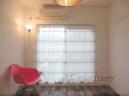 ラ・シャンブル 203 2階1Kのリビング/ダイニング