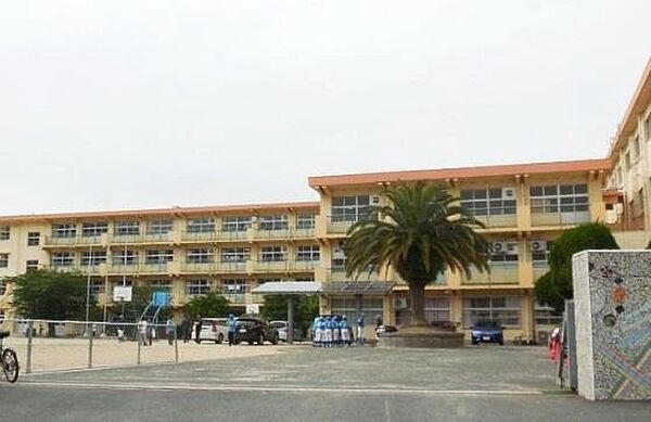 画像26:西門司小学校(360m)