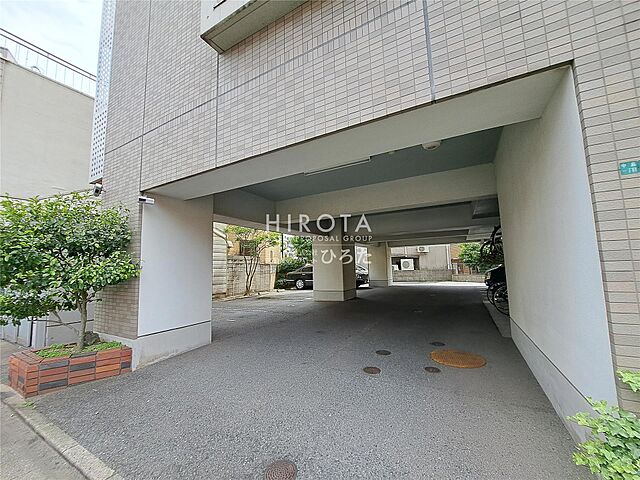 19 / 32