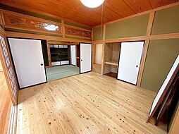 柴田町船岡西2丁目 7LDKのリビング/ダイニング