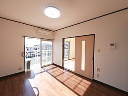 メゾン澤畑 202 2階1LDKのリビング/ダイニング