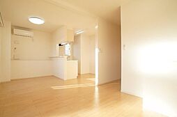 メゾン・ハピネII 201 2階1LDKのリビング/ダイニング