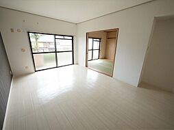 ベレガンス日立 204 2階3LDKのリビング/ダイニング