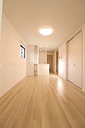 カーサ・フォレスタ　C 105 1階1LDKのリビング/ダイニング