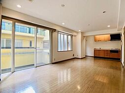 カーザ・クレアトーレ 201 2階2LDKのリビング/ダイニング