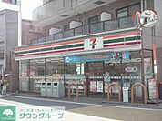 セブンイレブン 徒歩0分。 1m