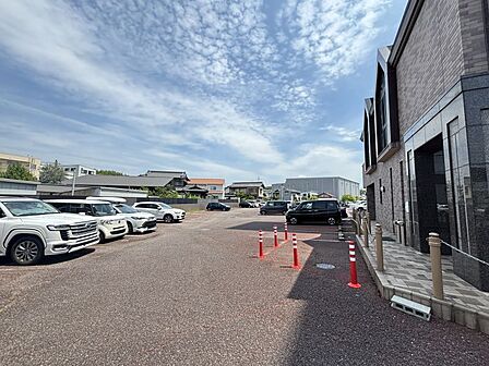 1台継承可能な敷地内駐車場です◎