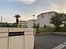 周辺：新田小学校まで　1739m　徒歩約22分●2010年頃に建て替えられた校舎の入り口には登竜門と呼ばれる彫刻があります。地域の皆様との関わりをもてる行事も多数行っています。